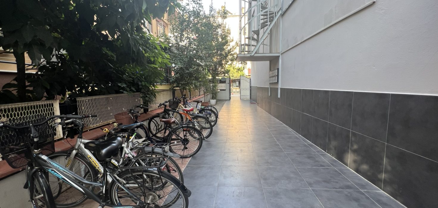 Oba EroĞlu Apartmani Denİze 150 Metre Mesafede Satilik 2+1 Daİre 24